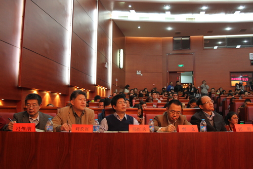 阵容强大的评委团 阵容强大的评委团